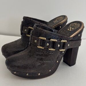 Vince Camuto Women's Brown Distressed Leather Buckle Cover Clogs Size 39.5 / 9.5